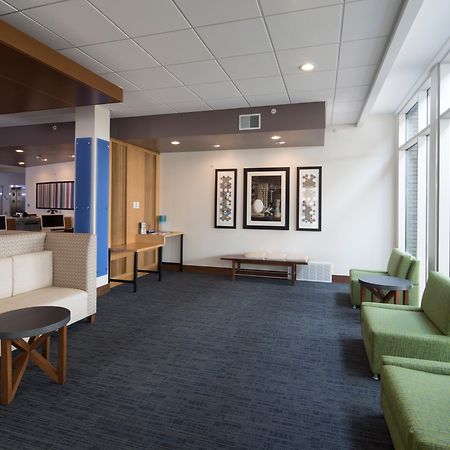 Holiday Inn Express & Suites Alpena - Downtown By Ihg Экстерьер фото