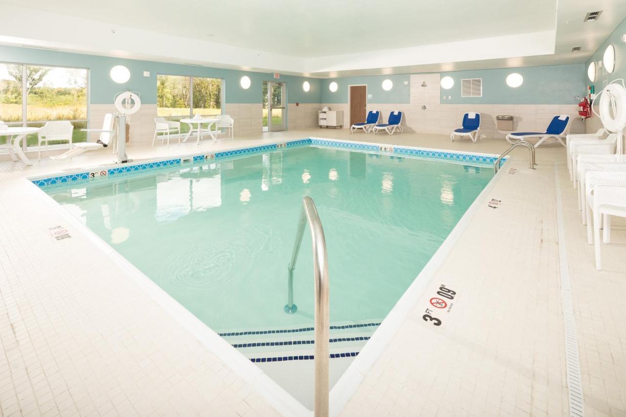 Holiday Inn Express & Suites Alpena - Downtown By Ihg Экстерьер фото