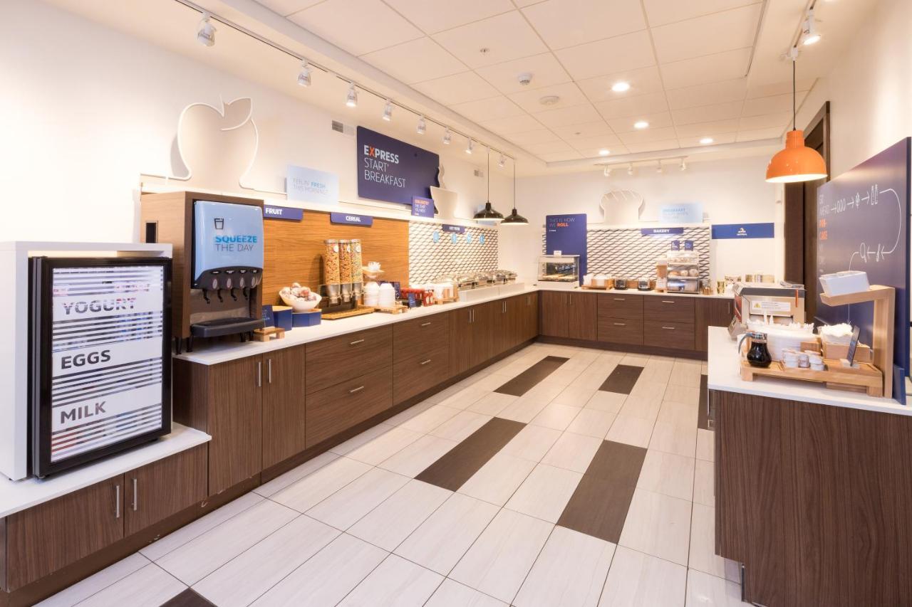 Holiday Inn Express & Suites Alpena - Downtown By Ihg Экстерьер фото