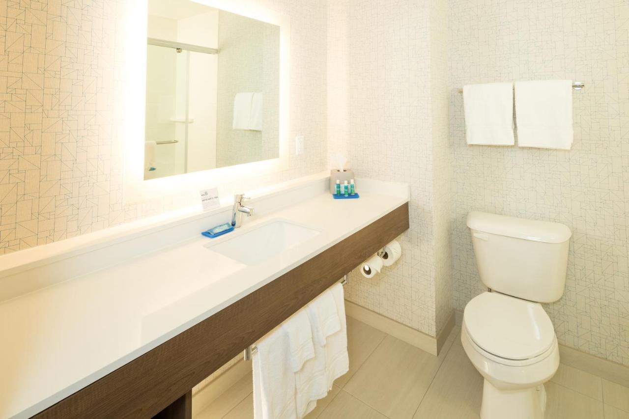 Holiday Inn Express & Suites Alpena - Downtown By Ihg Экстерьер фото