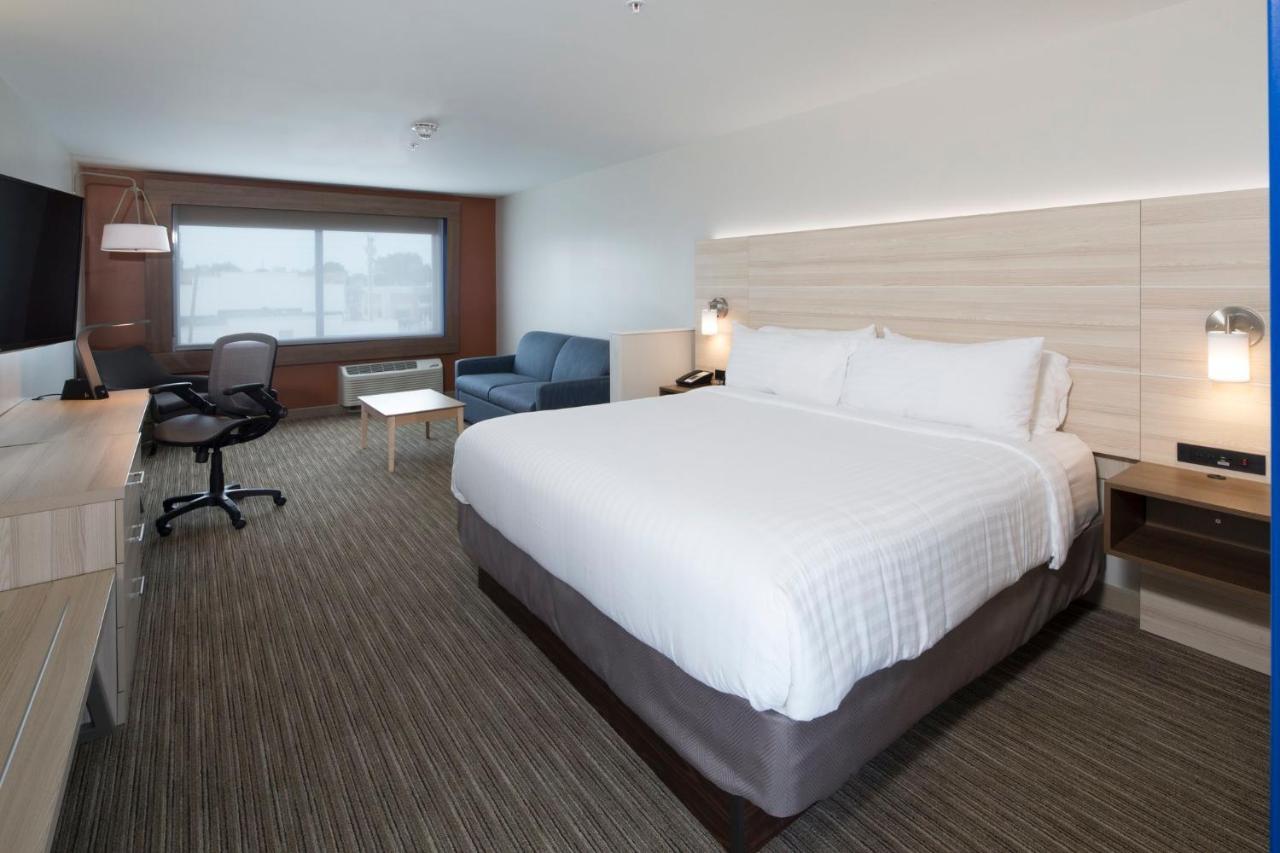 Holiday Inn Express & Suites Alpena - Downtown By Ihg Экстерьер фото