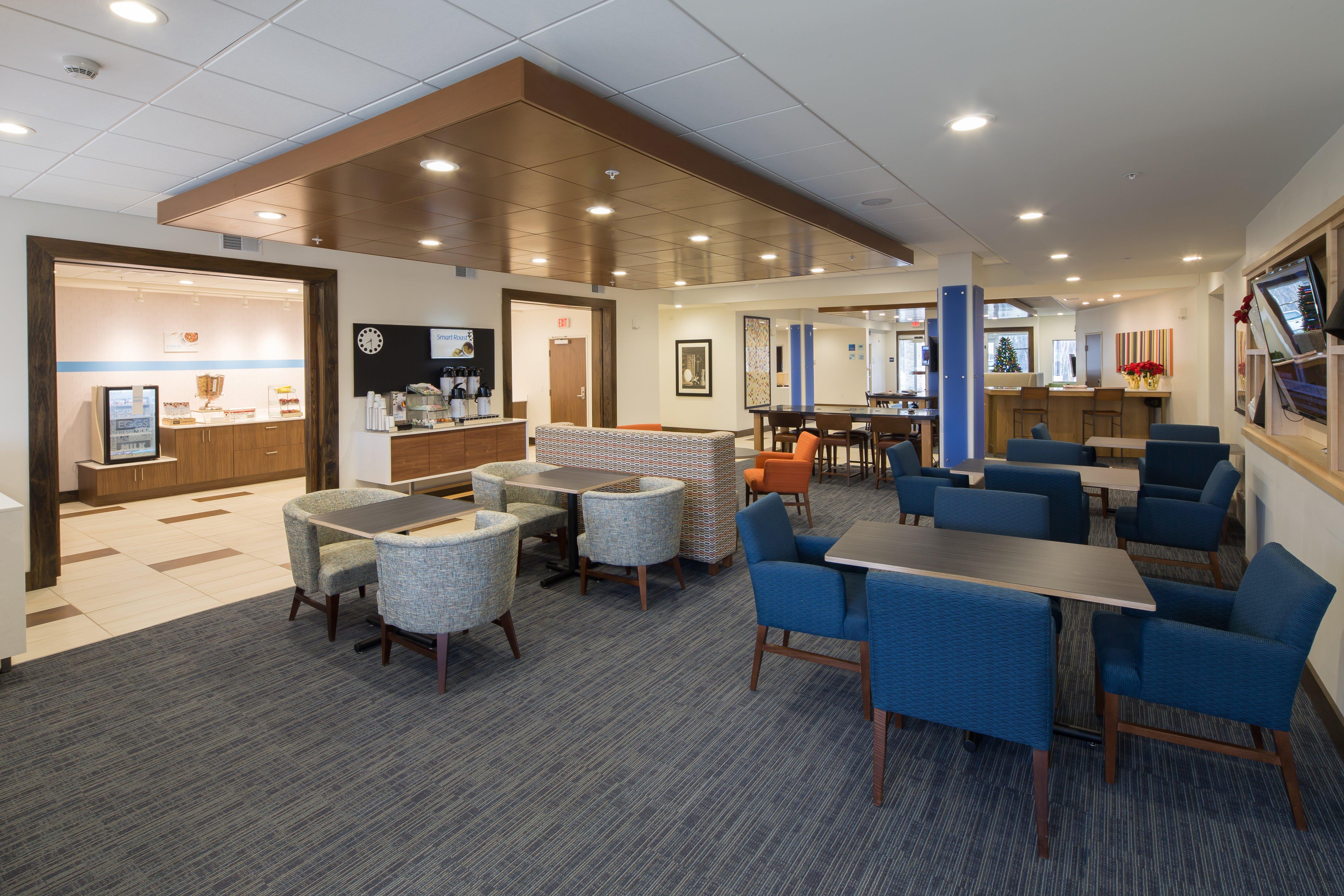 Holiday Inn Express & Suites Alpena - Downtown By Ihg Экстерьер фото