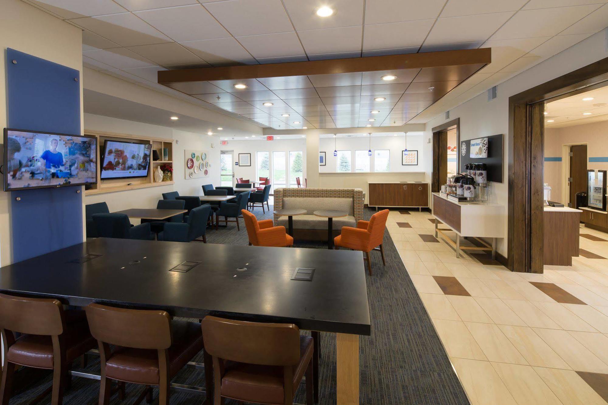Holiday Inn Express & Suites Alpena - Downtown By Ihg Экстерьер фото