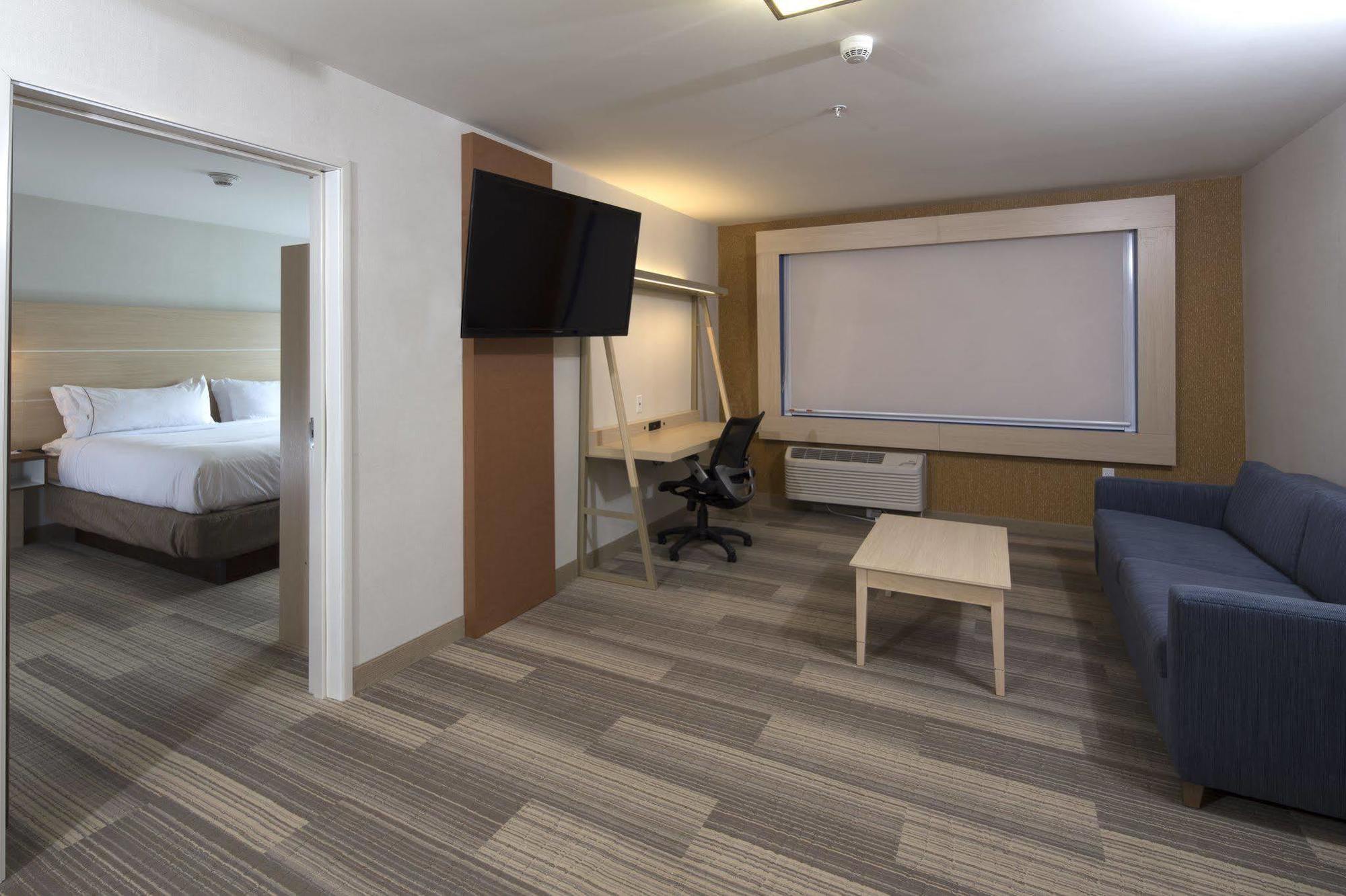 Holiday Inn Express & Suites Alpena - Downtown By Ihg Экстерьер фото